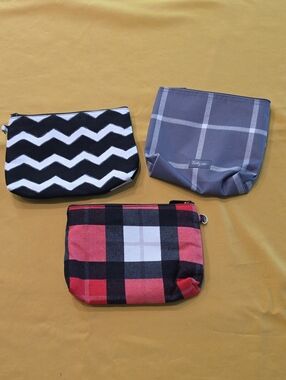Thirty-One Zipper Pouches – Set of 3 (NWOT) - Fun & Useful!